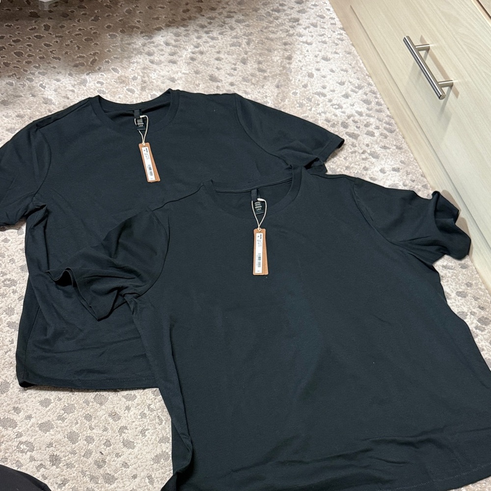 Set of two Skims t shirts size large NWT